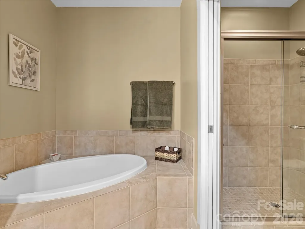 9 Kenilworth Knoll Asheville NC 28805