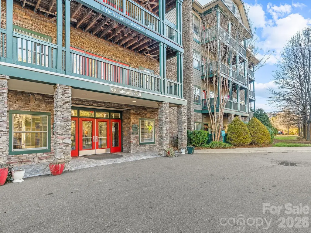9 Kenilworth Knoll Asheville NC 28805