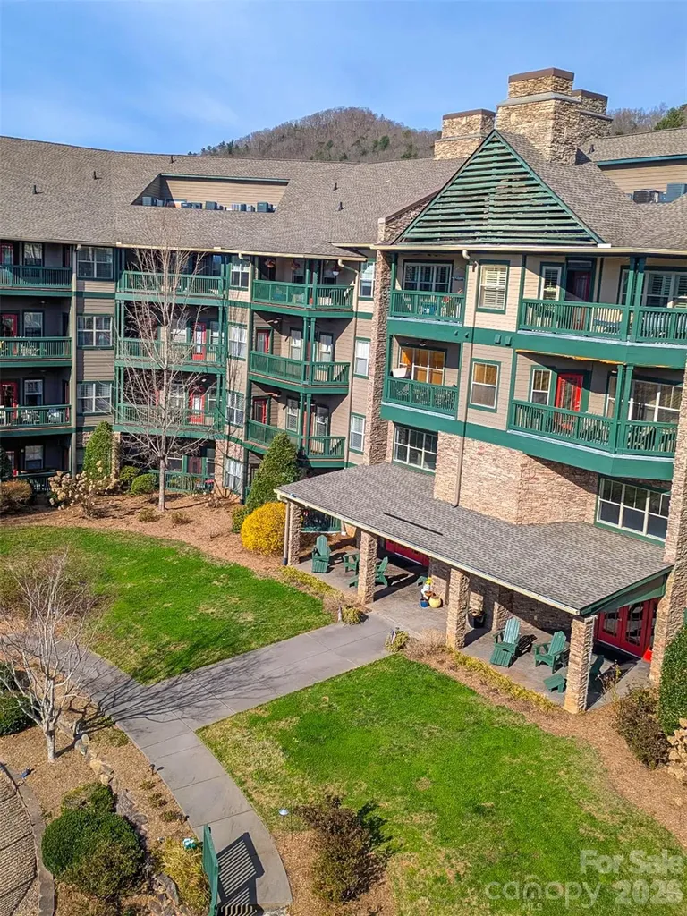 9 Kenilworth Knoll Asheville NC 28805