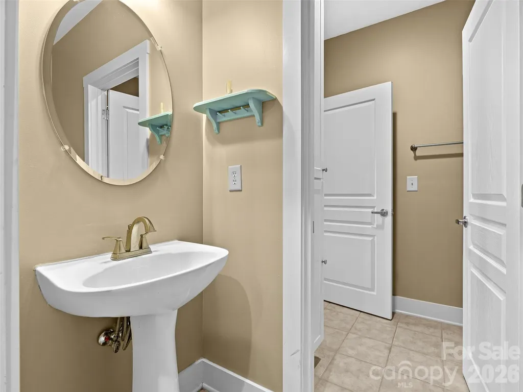 9 Kenilworth Knoll Asheville NC 28805