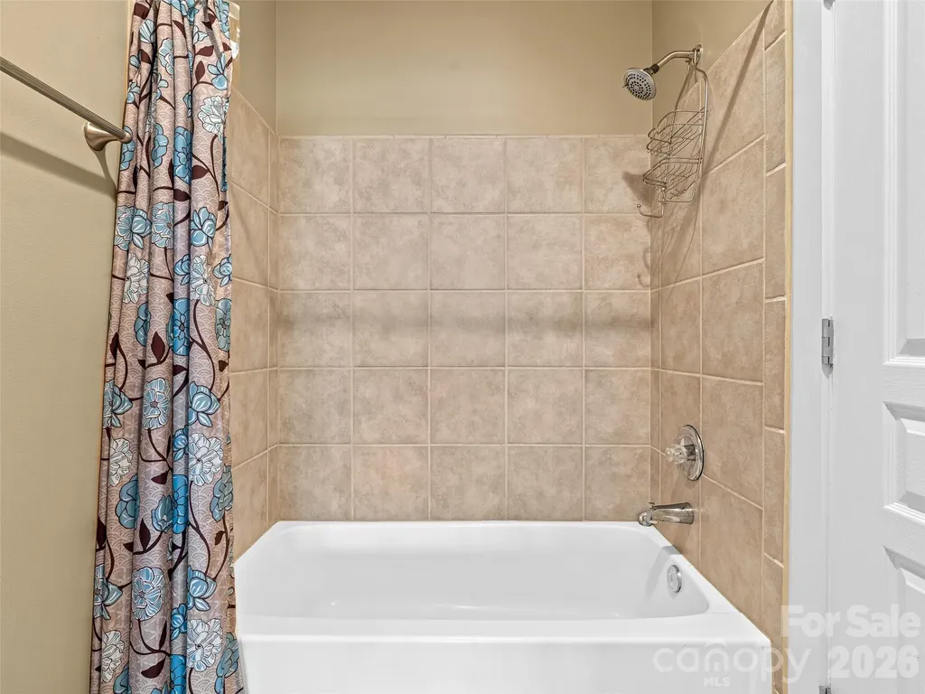 9 Kenilworth Knoll Asheville NC 28805
