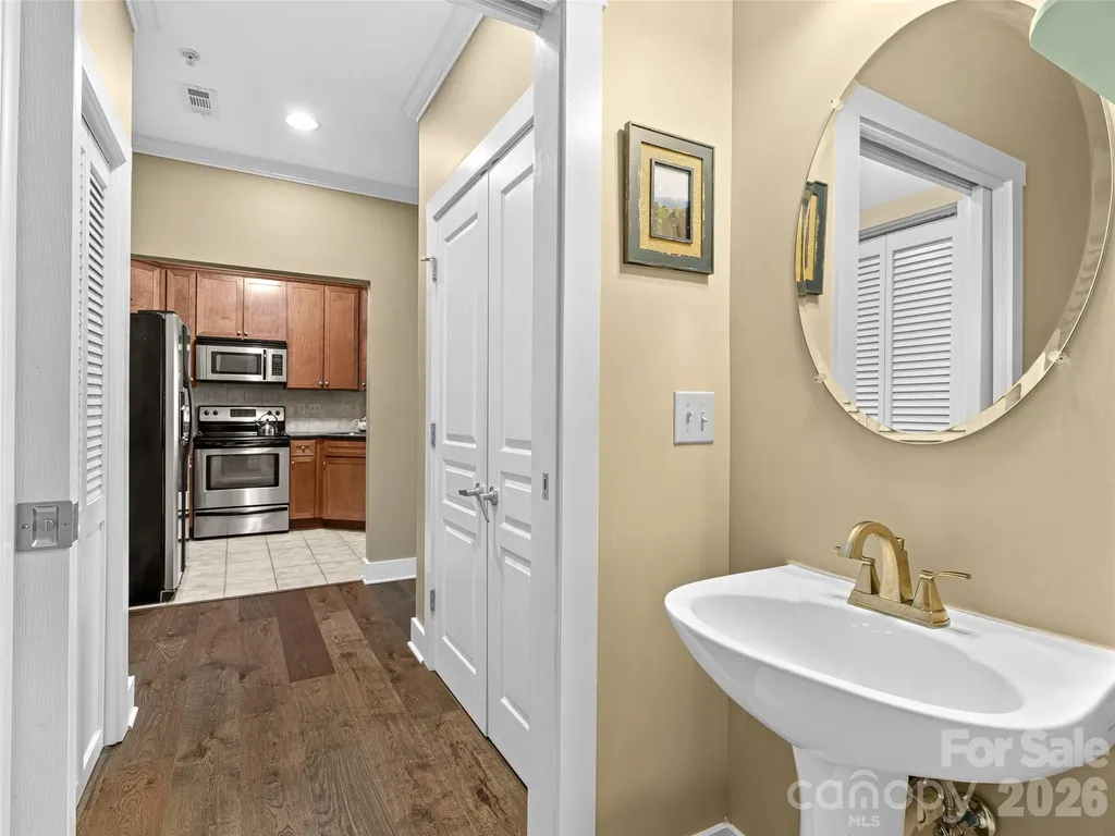 9 Kenilworth Knoll Asheville NC 28805