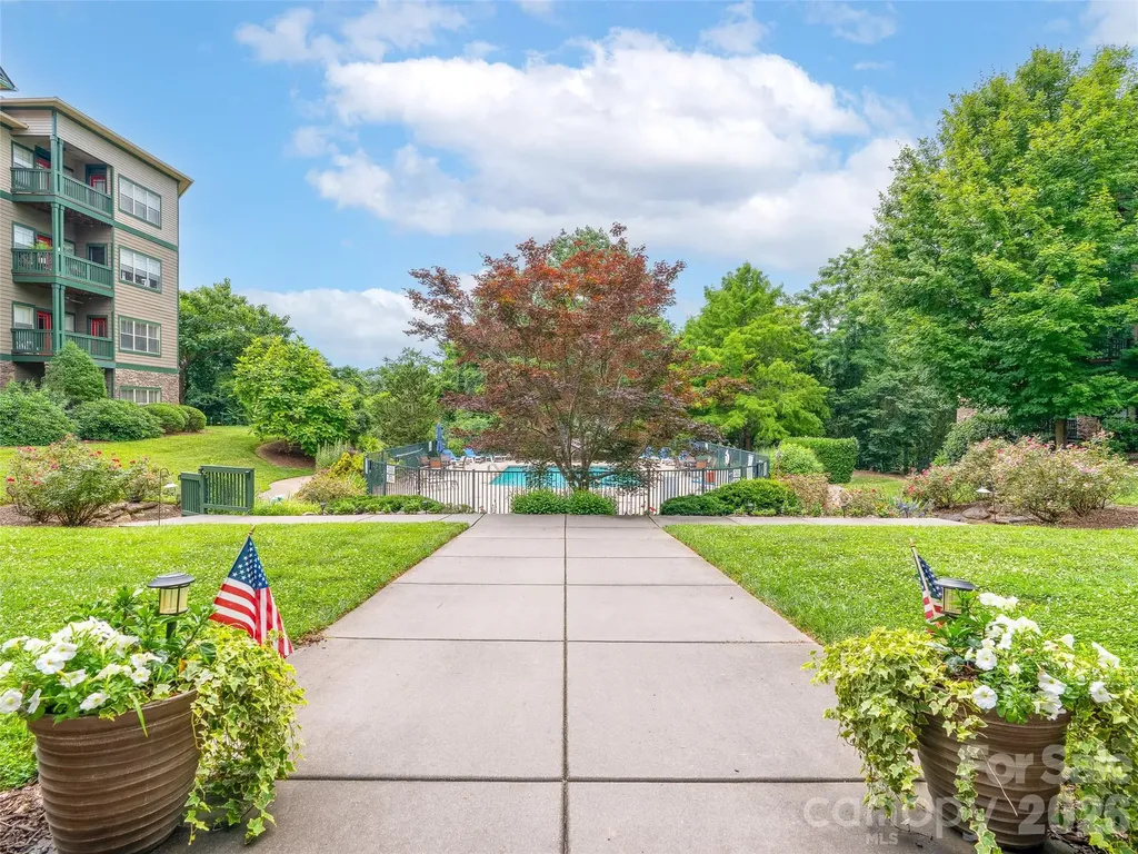 9 Kenilworth Knoll Asheville NC 28805