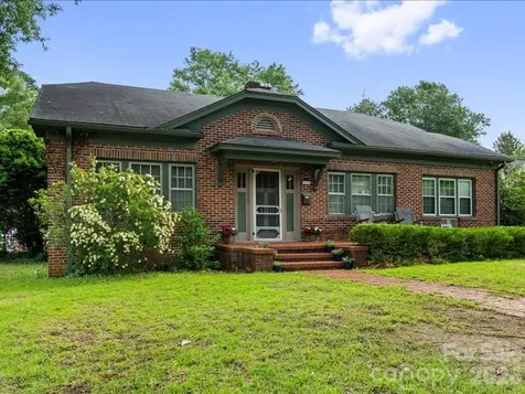 430 3rd Street Cheraw SC 29520
