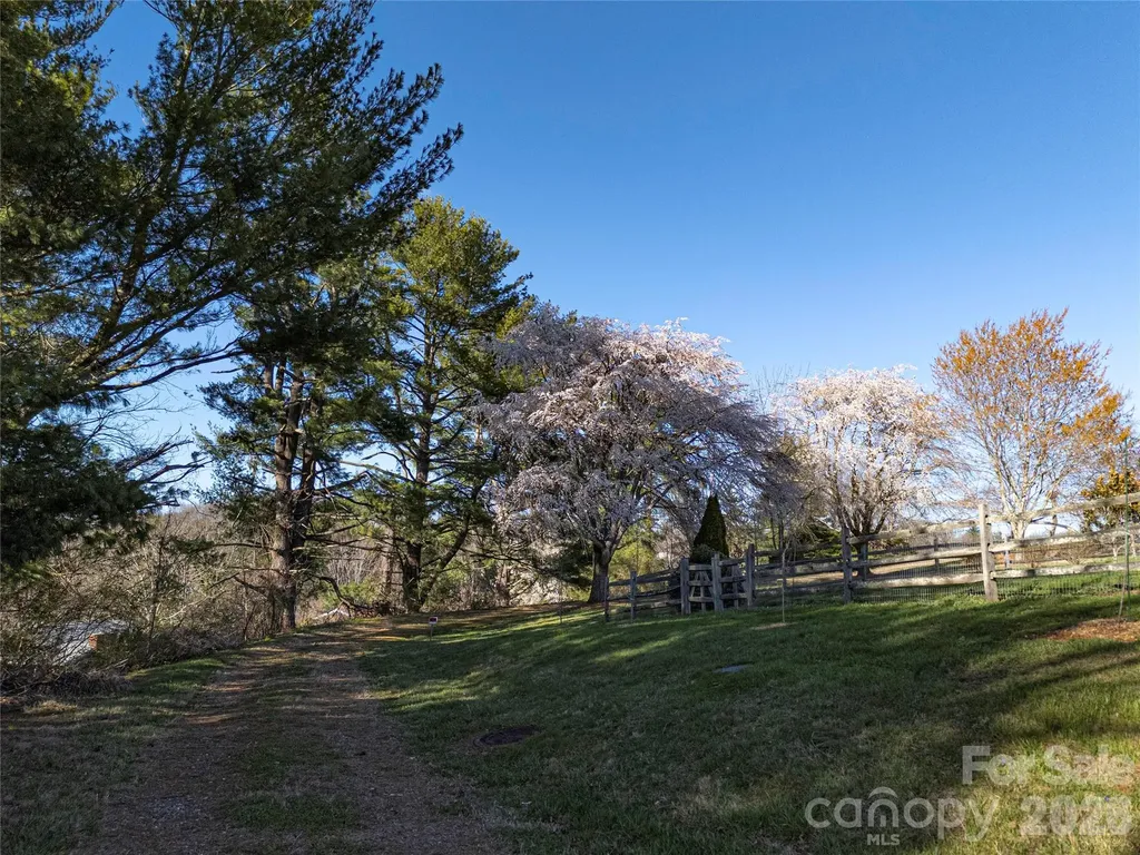 14 Mountain Terrace Asheville NC 28806