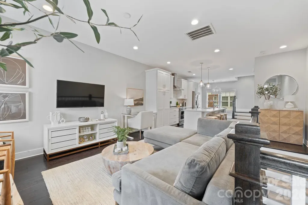 1214 Macomb Place Charlotte NC 28208