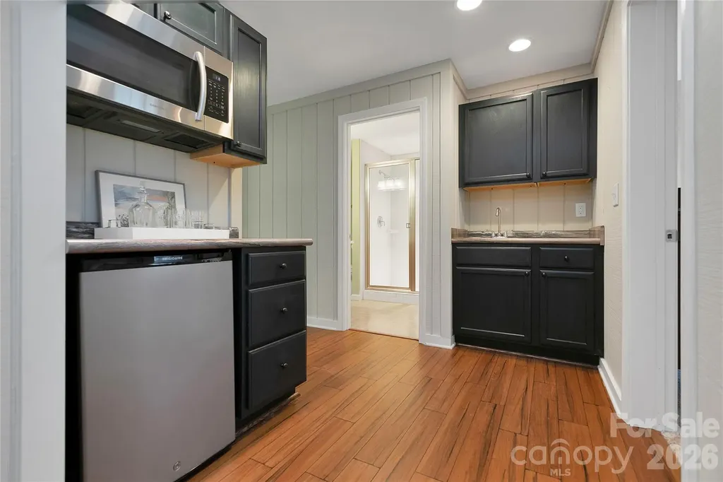 180 Notlvsi Court Brevard NC 28712