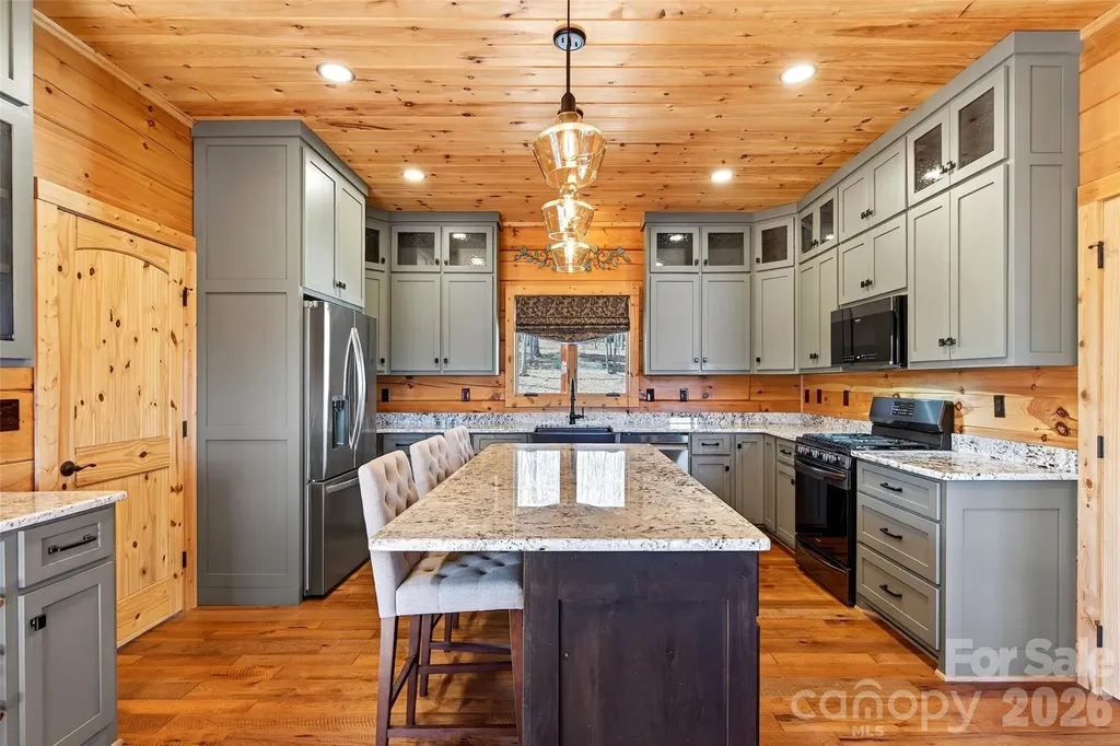 61 Majestic Path Nebo NC 28761