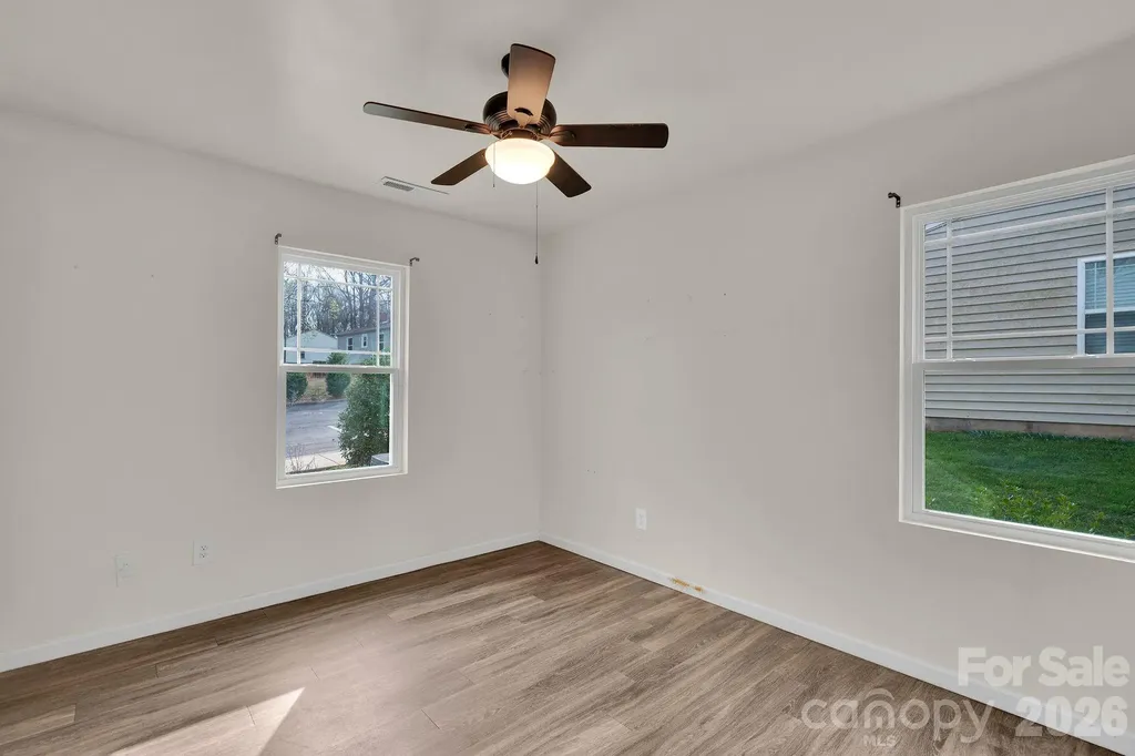 372 E Mills Avenue Mooresville NC 28115