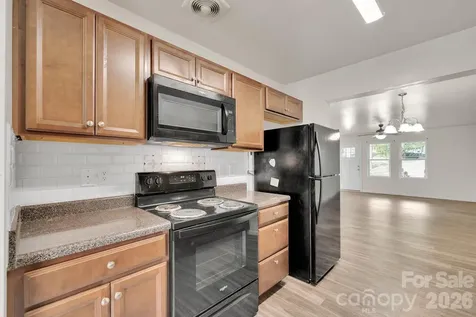 372 E Mills Avenue Mooresville NC 28115