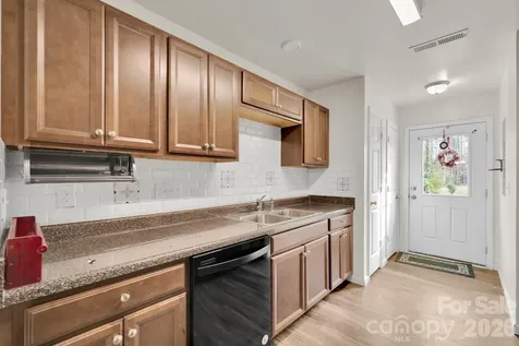 372 E Mills Avenue Mooresville NC 28115