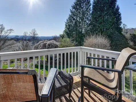 653 High Quarry Road Hendersonville NC 28791