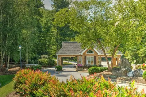 653 High Quarry Road Hendersonville NC 28791