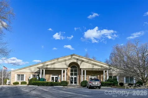653 High Quarry Road Hendersonville NC 28791