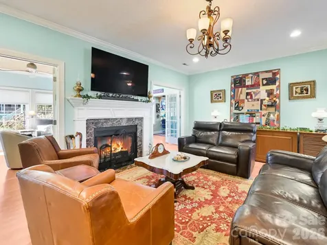 653 High Quarry Road Hendersonville NC 28791