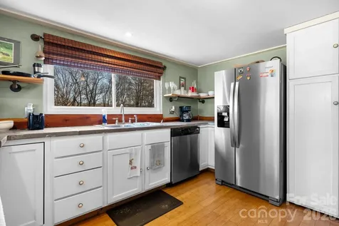 3358 Falling Creek Road Hickory NC 28601