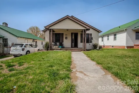 400 Summit Avenue Spruce Pine NC 28777