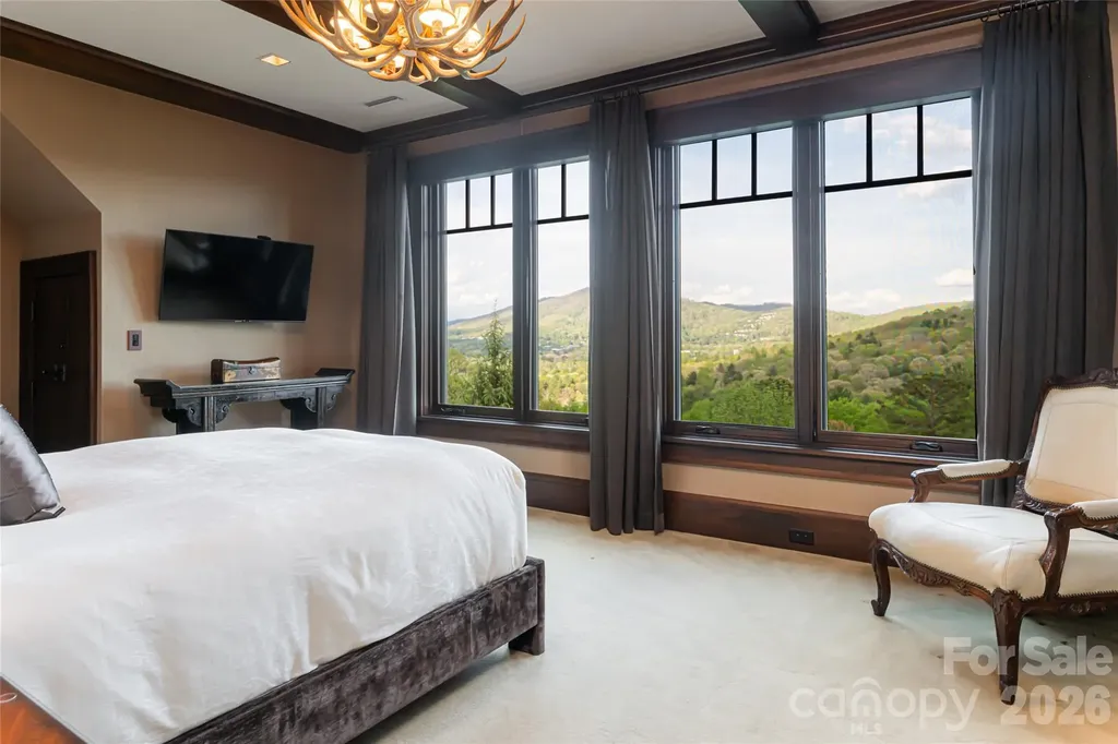 66 N Deerhaven Lane Asheville NC 28803