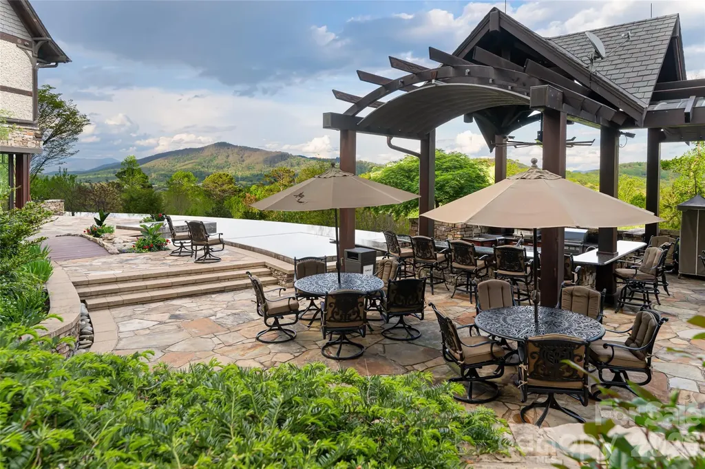 66 N Deerhaven Lane Asheville NC 28803