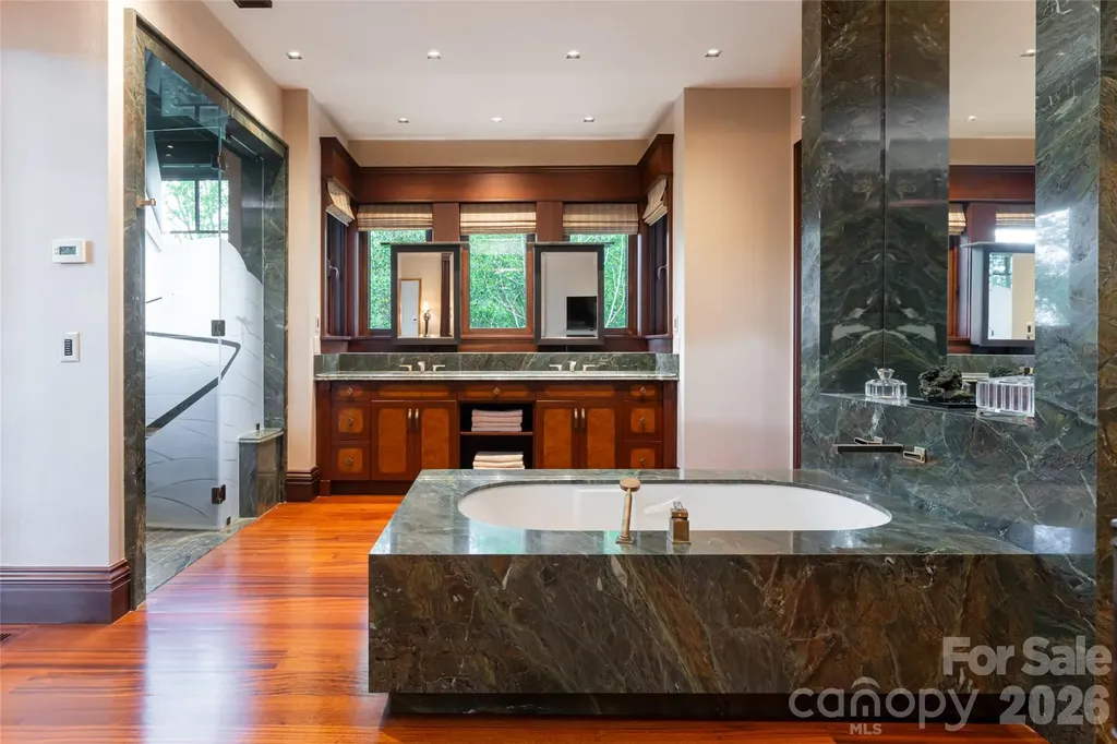 66 N Deerhaven Lane Asheville NC 28803