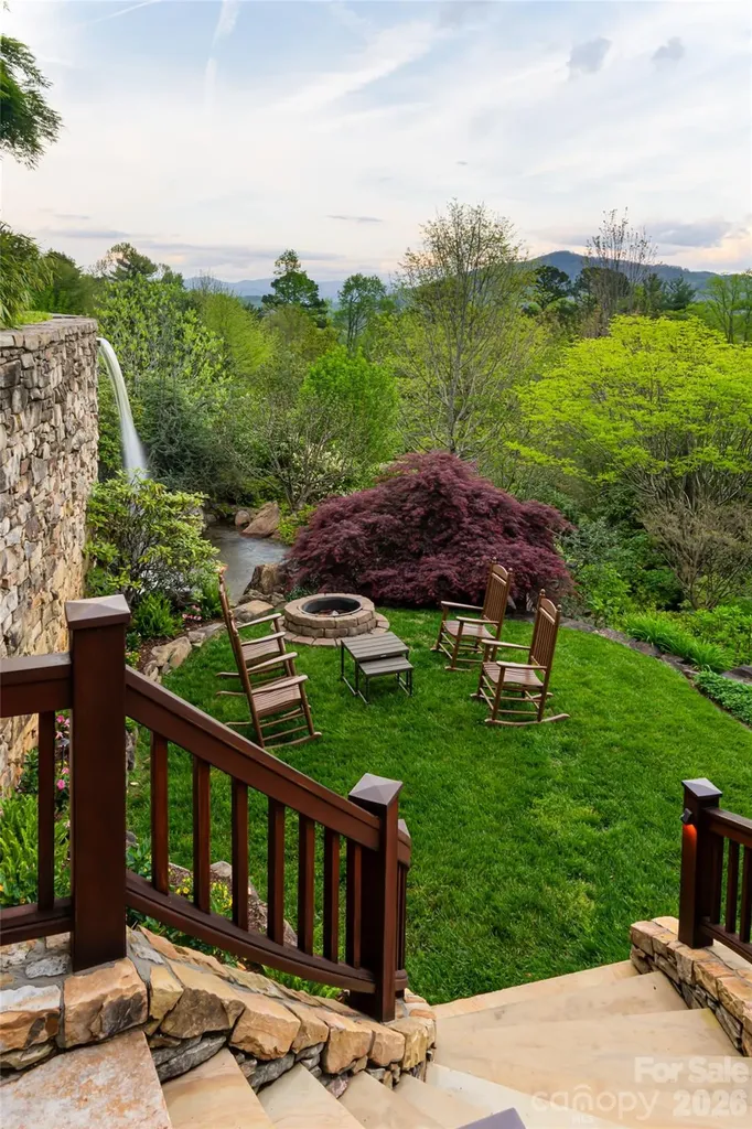 66 N Deerhaven Lane Asheville NC 28803