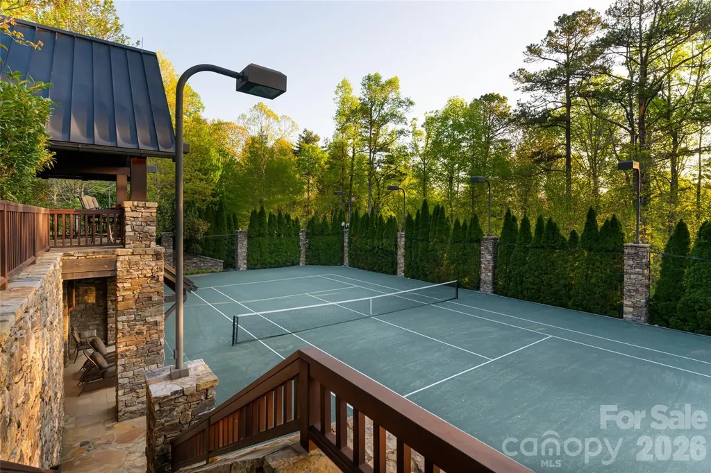 66 N Deerhaven Lane Asheville NC 28803