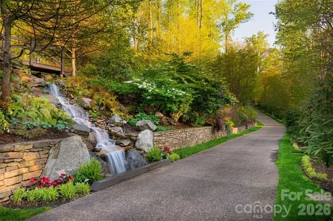 66 N Deerhaven Lane Asheville NC 28803