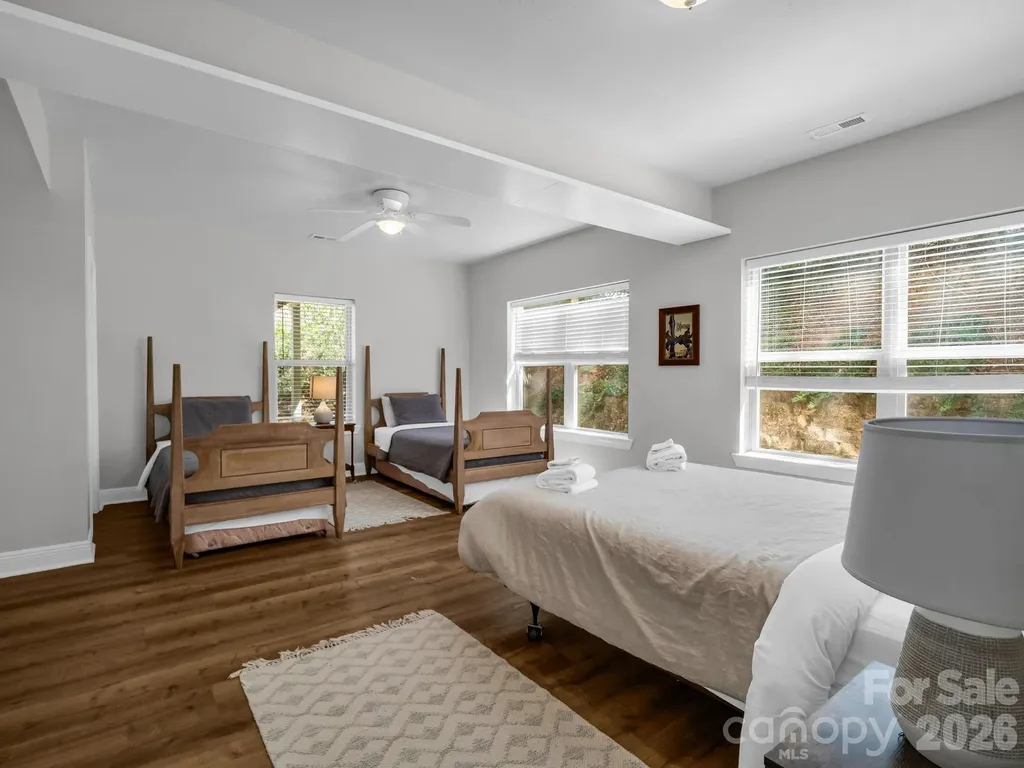 121 Fern Loop Lake Lure NC 28746