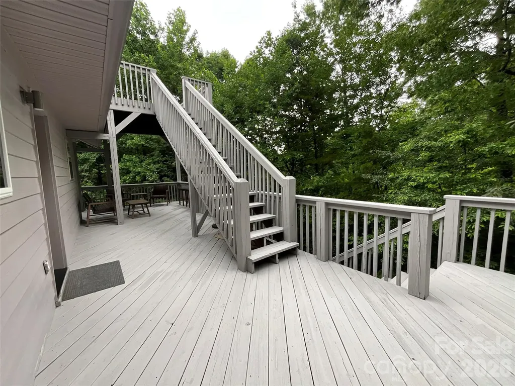 121 Fern Loop Lake Lure NC 28746
