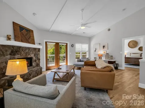 121 Fern Loop Lake Lure NC 28746