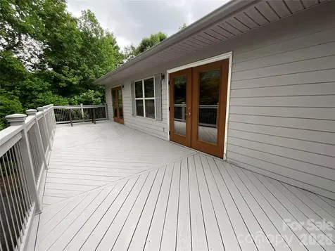 121 Fern Loop Lake Lure NC 28746