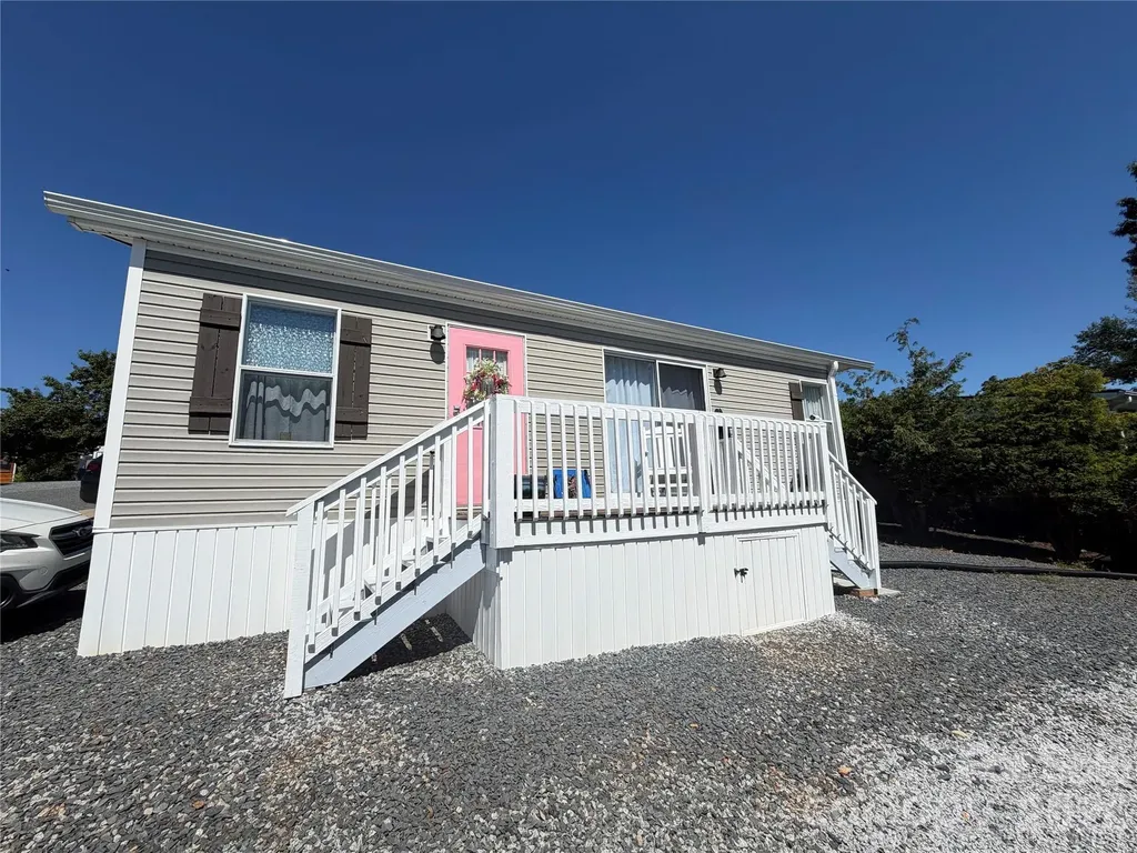 166 Eagle Drive New London NC 28127