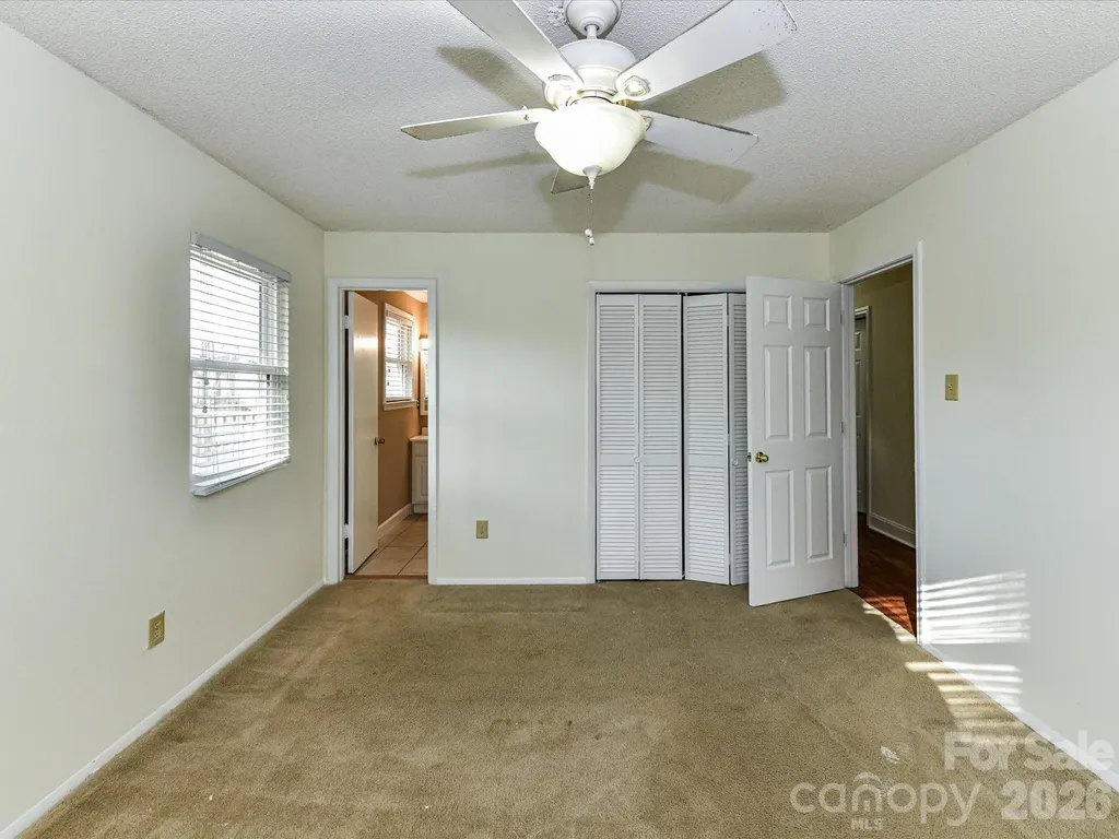 916 Lakewood Drive Matthews NC 28104