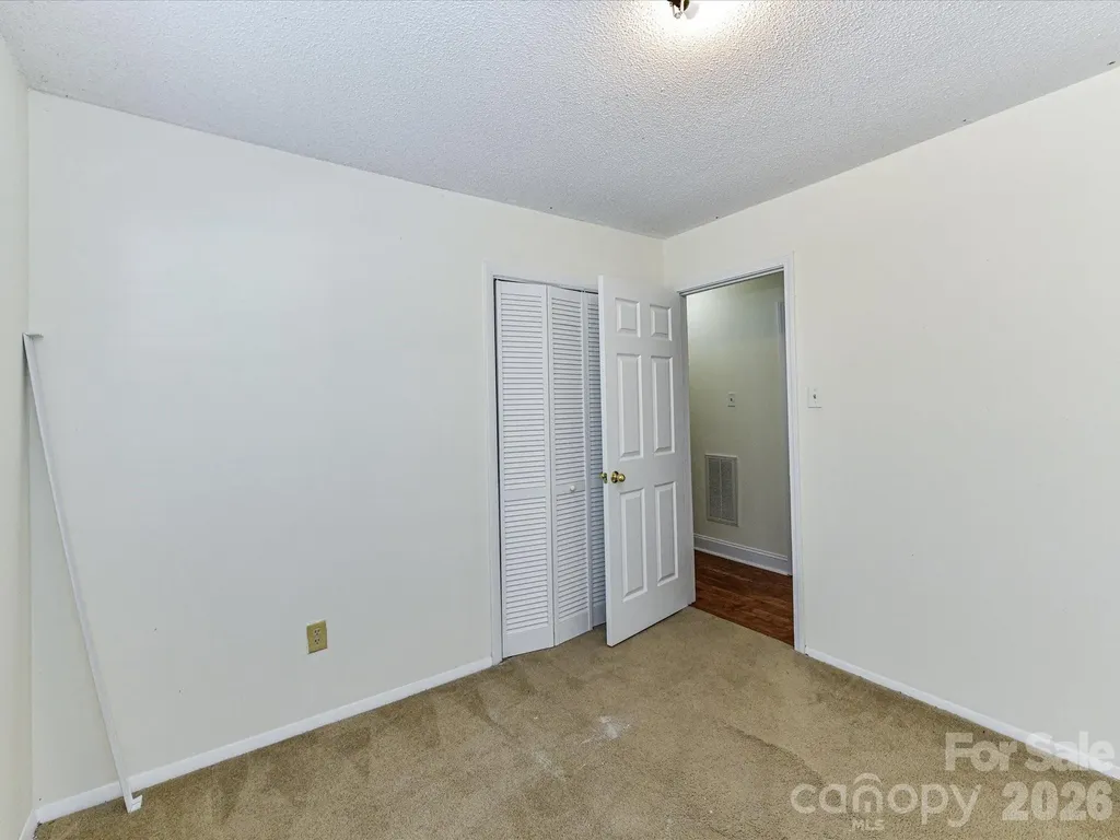 916 Lakewood Drive Matthews NC 28104