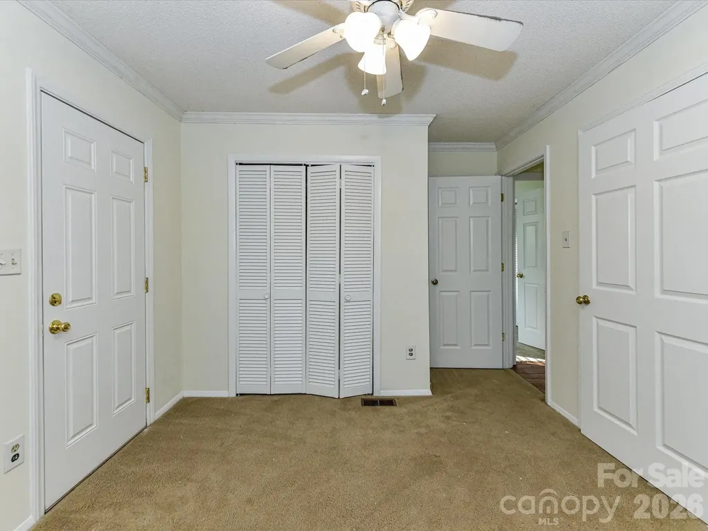 916 Lakewood Drive Matthews NC 28104