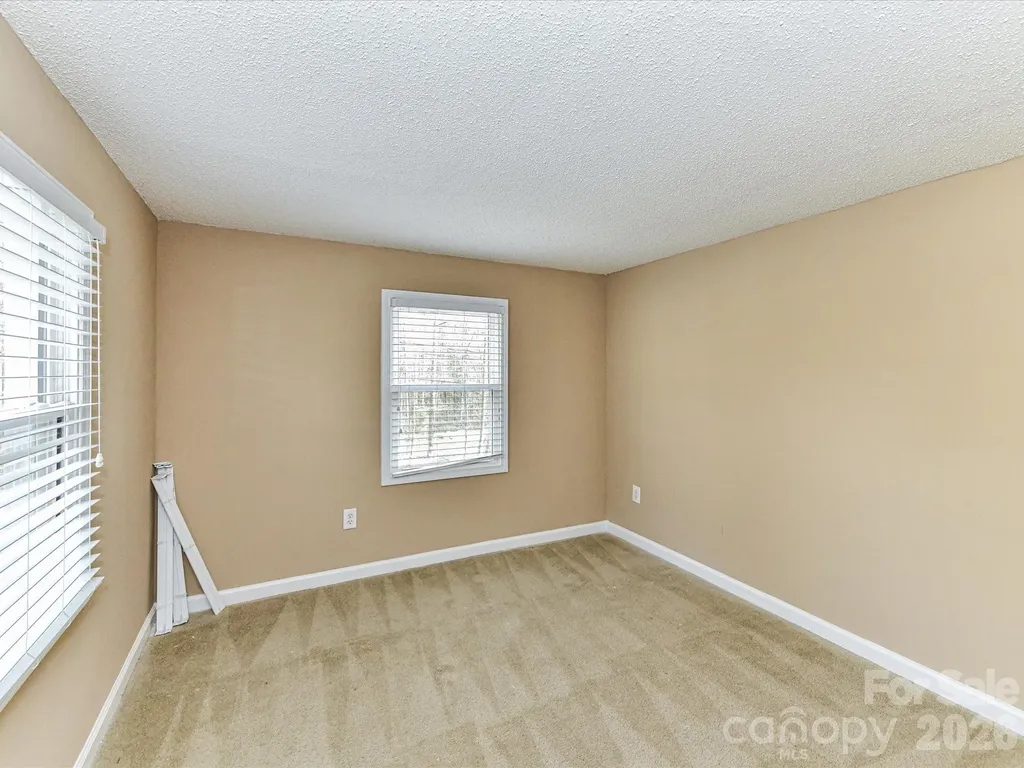 916 Lakewood Drive Matthews NC 28104