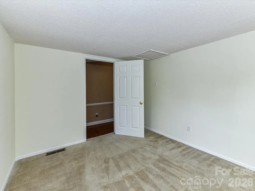 916 Lakewood Drive Matthews NC 28104