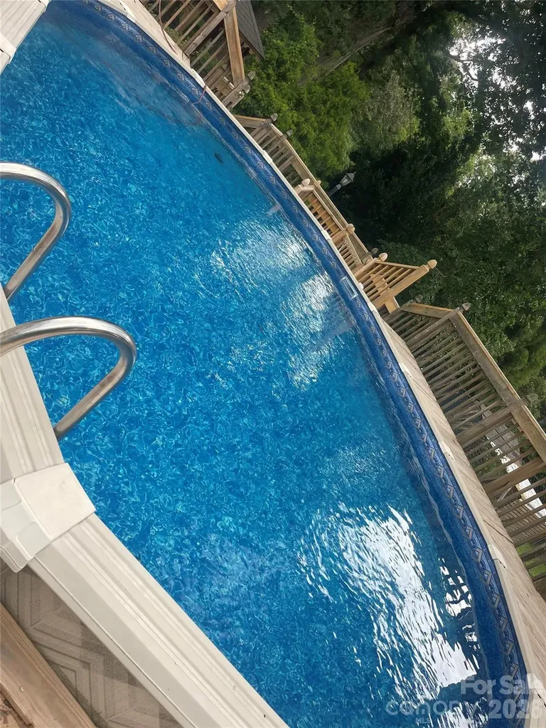 916 Lakewood Drive Matthews NC 28104