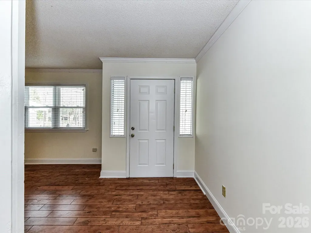 916 Lakewood Drive Matthews NC 28104