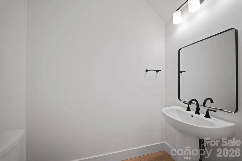 128 Collin Place Asheville NC 28804