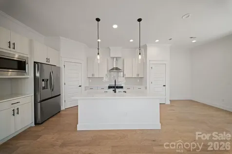 128 Collin Place Asheville NC 28804