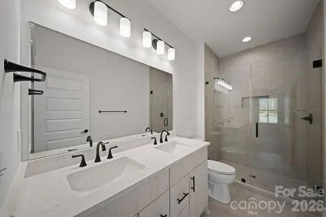 128 Collin Place Asheville NC 28804