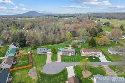 1757 Castlewood Court Hickory NC 28602