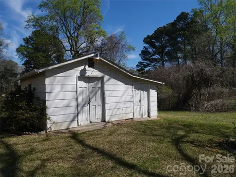 220 N Russell Street Troy NC 27371