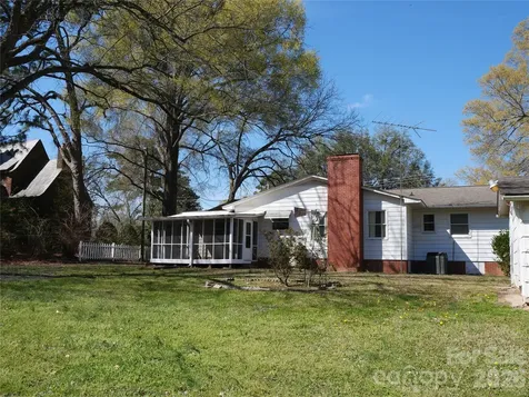 220 N Russell Street Troy NC 27371