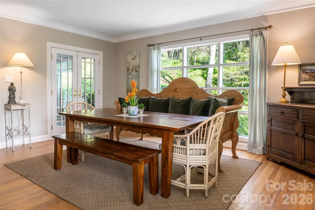 114 Cambridge Road Asheville NC 28804
