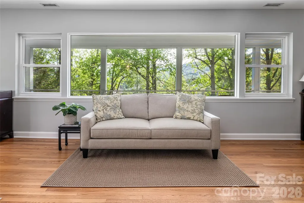 114 Cambridge Road Asheville NC 28804