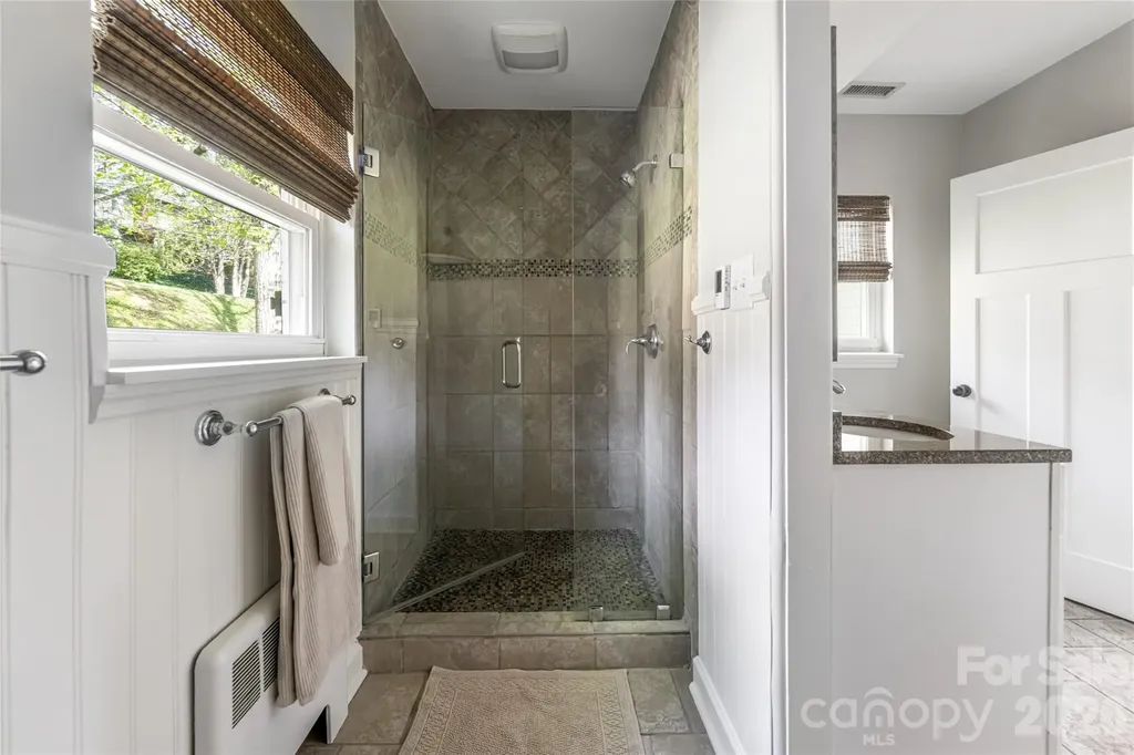 114 Cambridge Road Asheville NC 28804