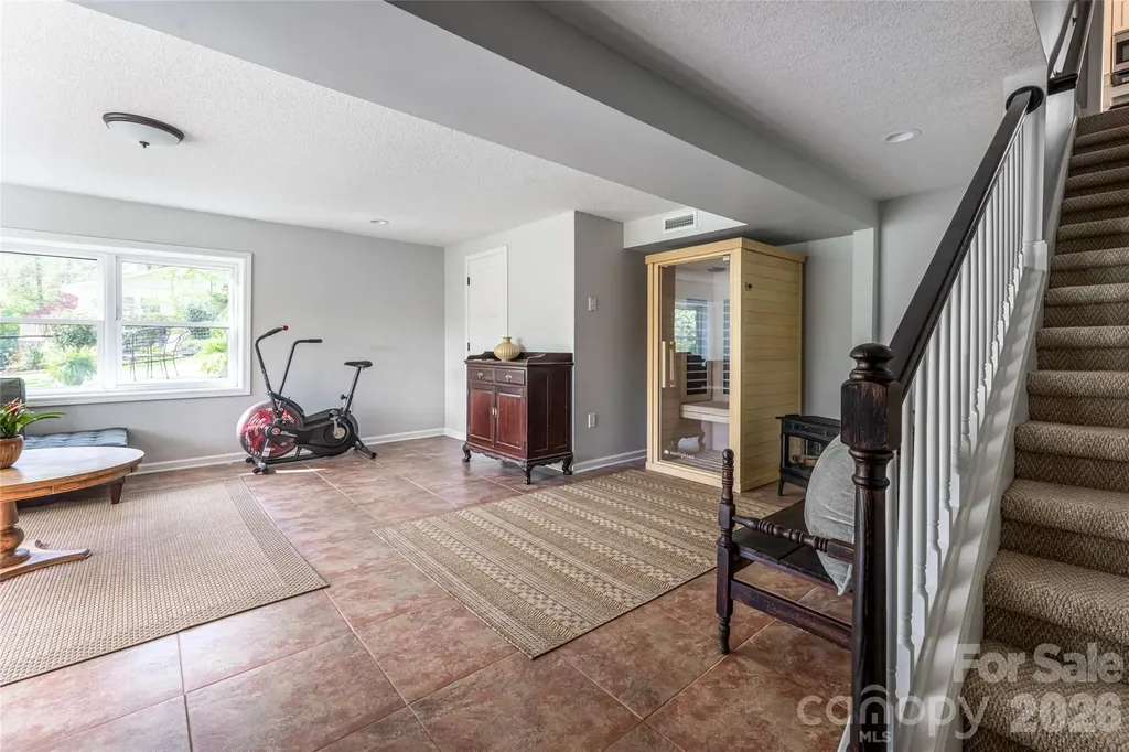 114 Cambridge Road Asheville NC 28804