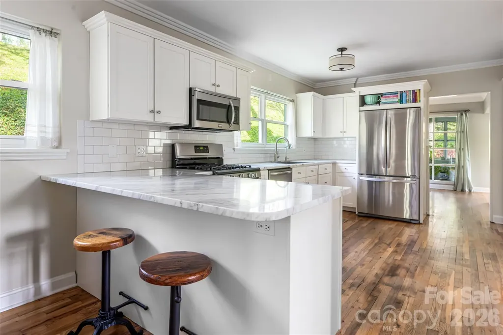 114 Cambridge Road Asheville NC 28804